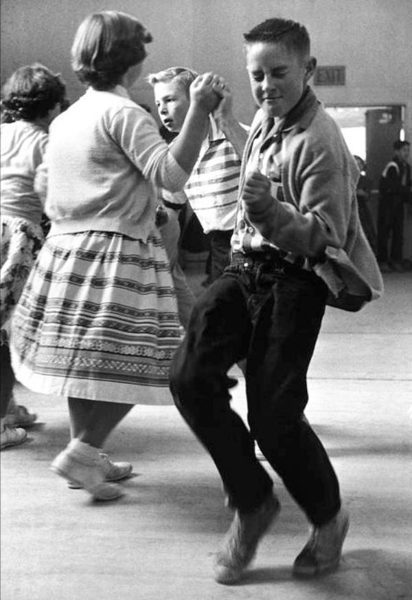 grade-school-dance-1950s.jpg